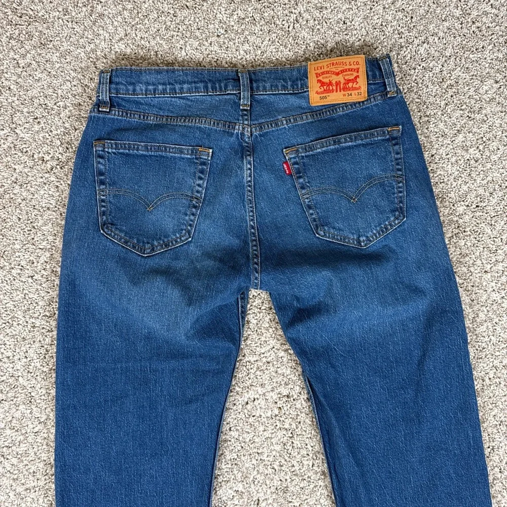 Levis 505 Jeans‎ Mens 34x32 Regular Straight Fit Blue Denim Classic 5 Pocket